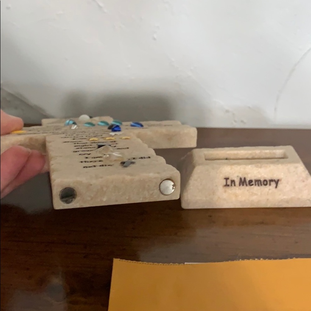 In Memory Cross - Picture 2 of 4